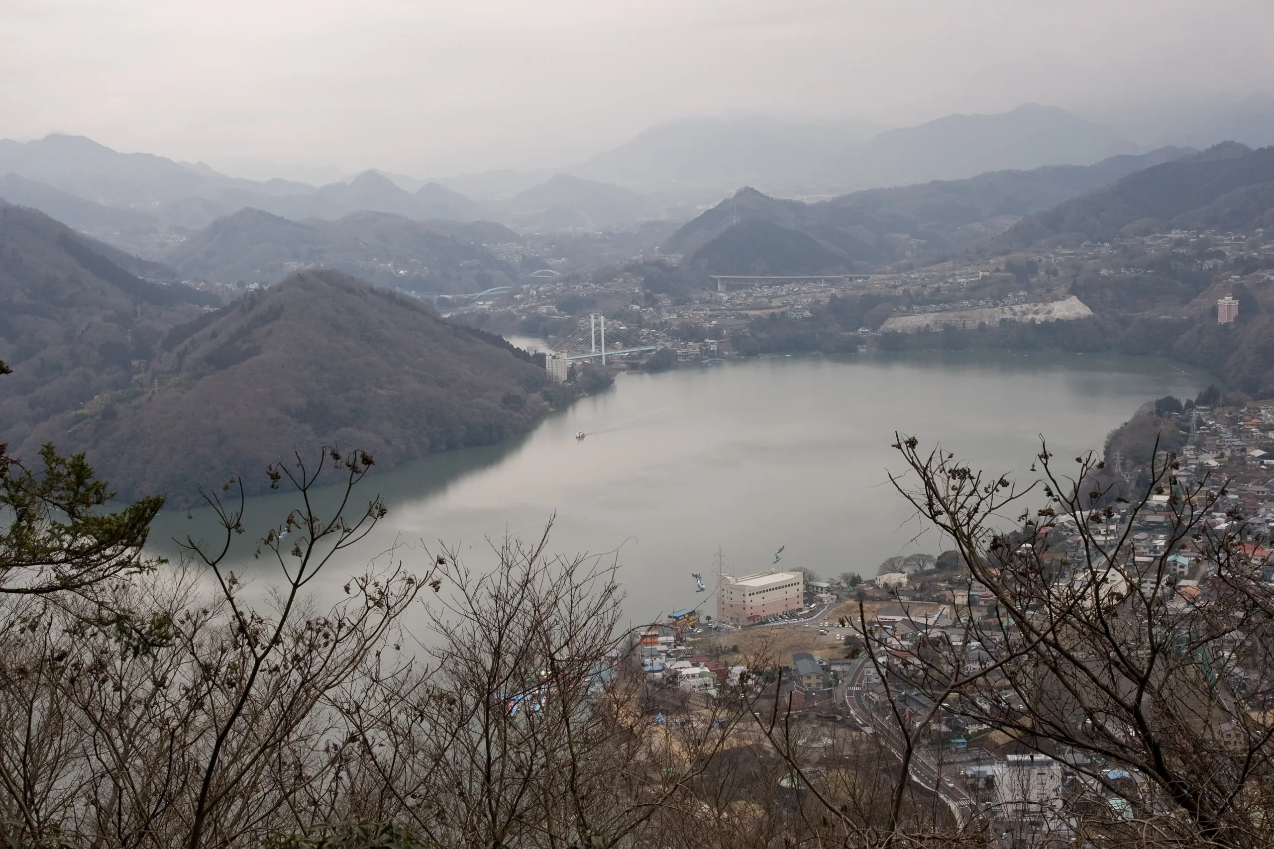 相模湖の風景